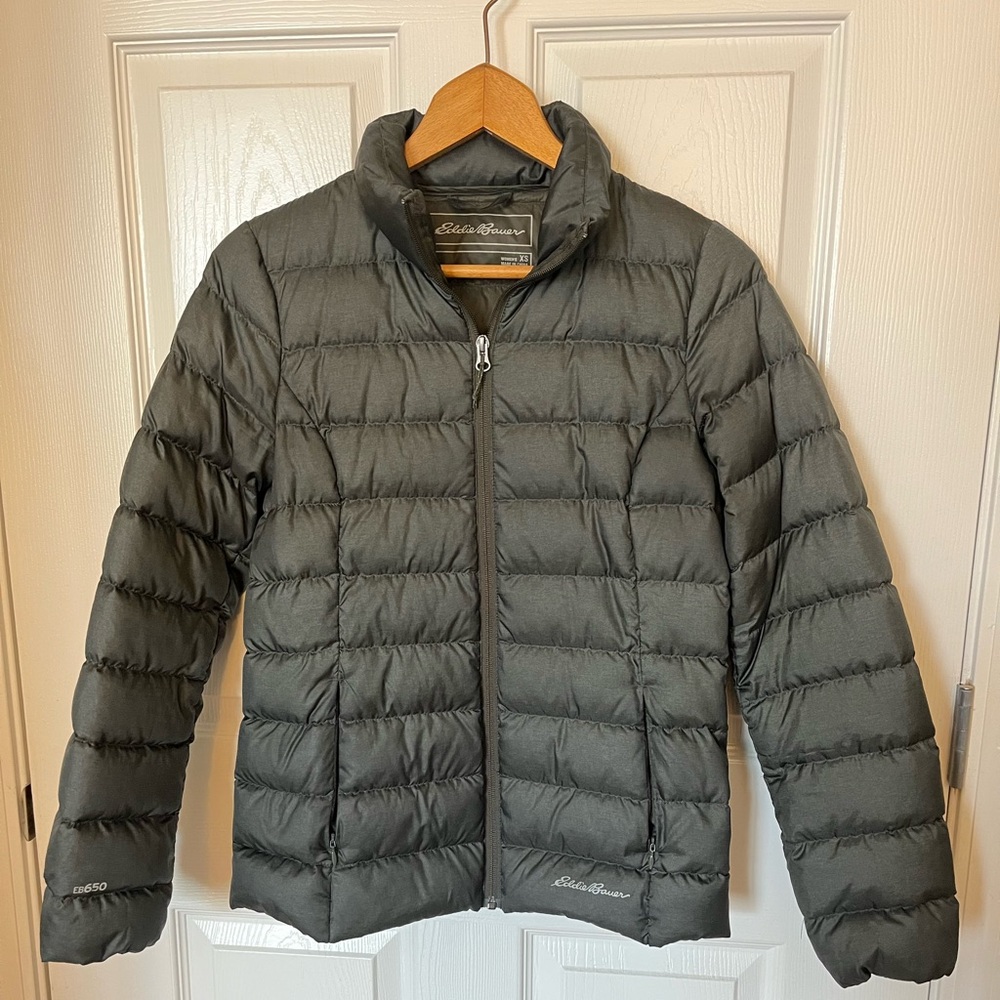 Eddie Bauer women’s packable puffer jacket size XS green